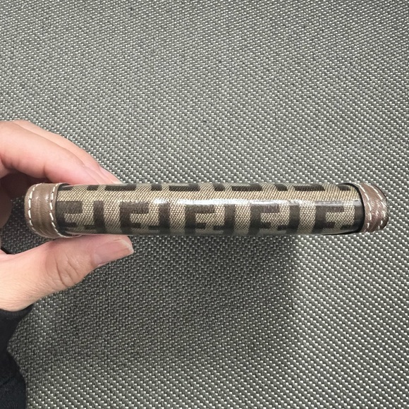 Authentic Rare Excellent Condition Fendi Zucchino Patent Leather KissLock Wallet - Picture 9 of 13